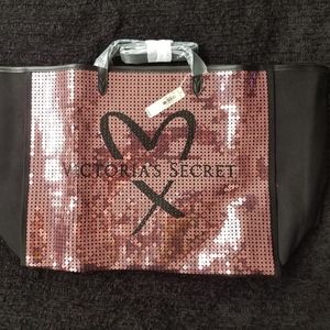 NWT VICTORIA'S SECRET SEQUINED TOTE